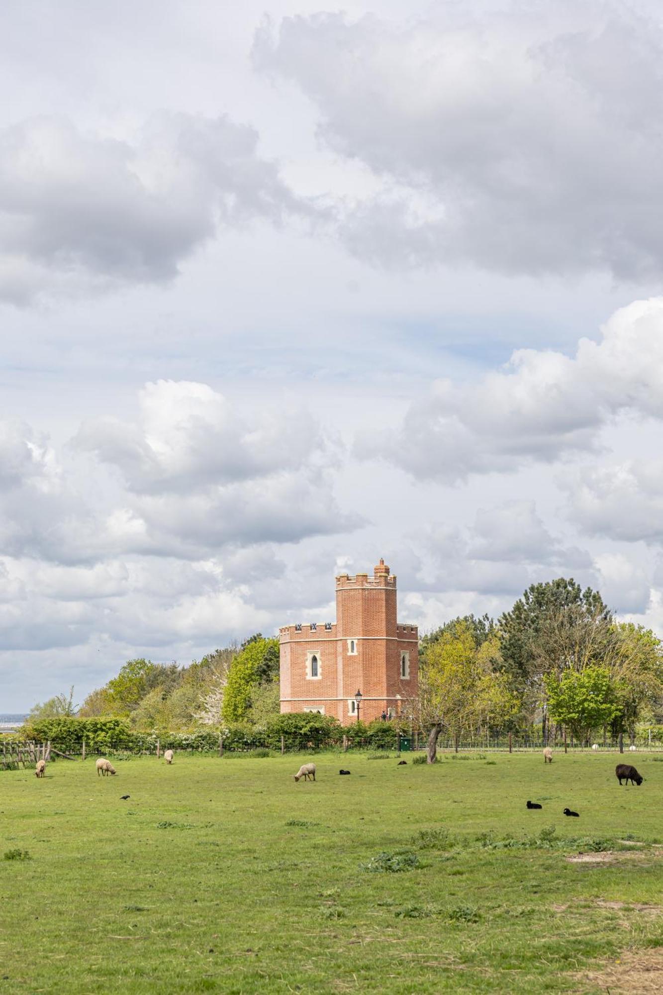 South Lodge, St Osyth Priory Saint Osyth Екстериор снимка